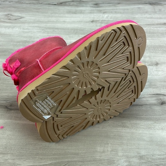 🍁 UGG 🍁 BAILEY BOW REDISH GLISTEN BOOT - Picture 11 of 15